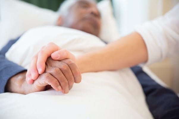 COVID-19 cases and outbreaks fall in aged care homes, but another 165 residents die
