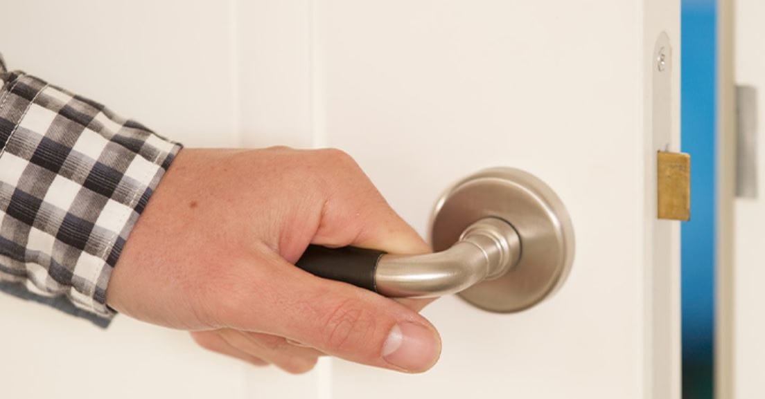 Advocates call for visitor restrictions to be relaxed after Victoria’s cases in aged care homes drop to zero