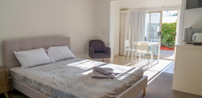 Closed Palm Lake Resort retirement village leased to QLD Govt for homeless relief