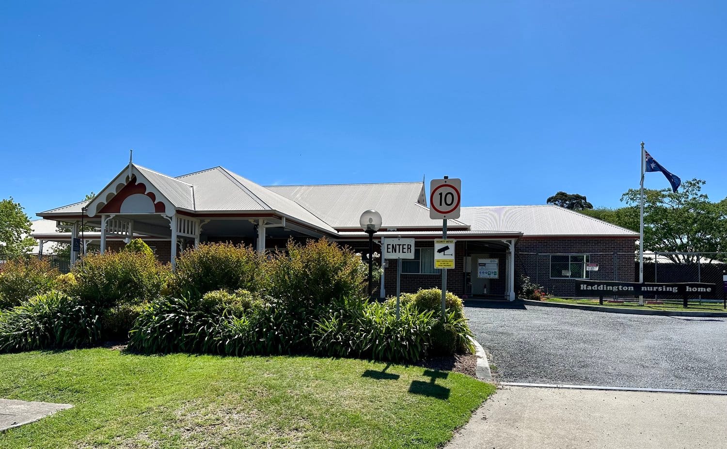 87% of community-run Tenterfield Care Centre in QLD back Apollo Care takeover