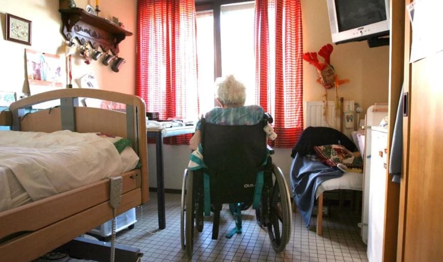 US Senate ‘names and shames’ nearly 400 American aged care facilities with “persistent record of poor care”