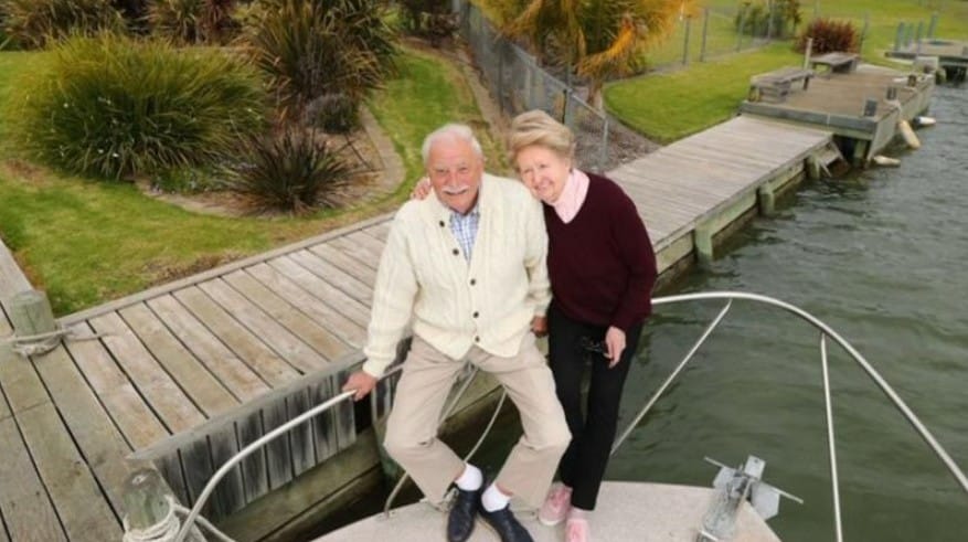 Retirement village resident drowns in lake in Goolwa North, 86km from Adelaide CBD