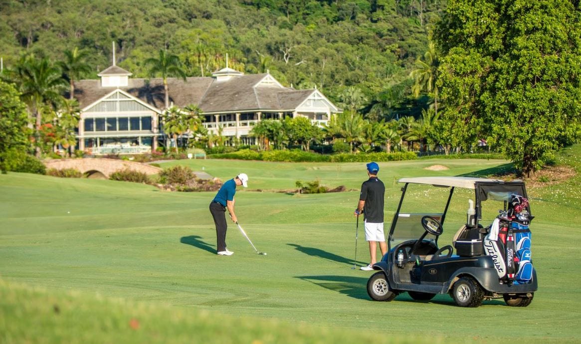 Residents launch campaign against Cairns golf course redevelopment with retirement village