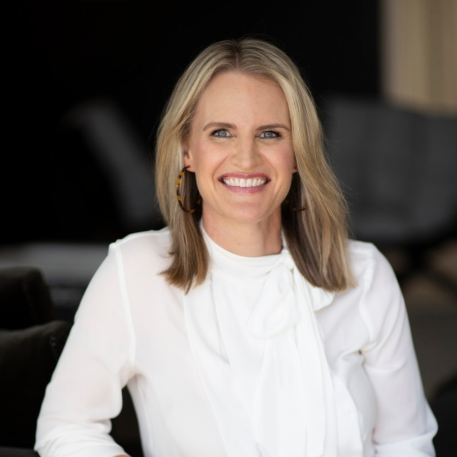 A person smiling at camera

AI-generated content may be incorrect.