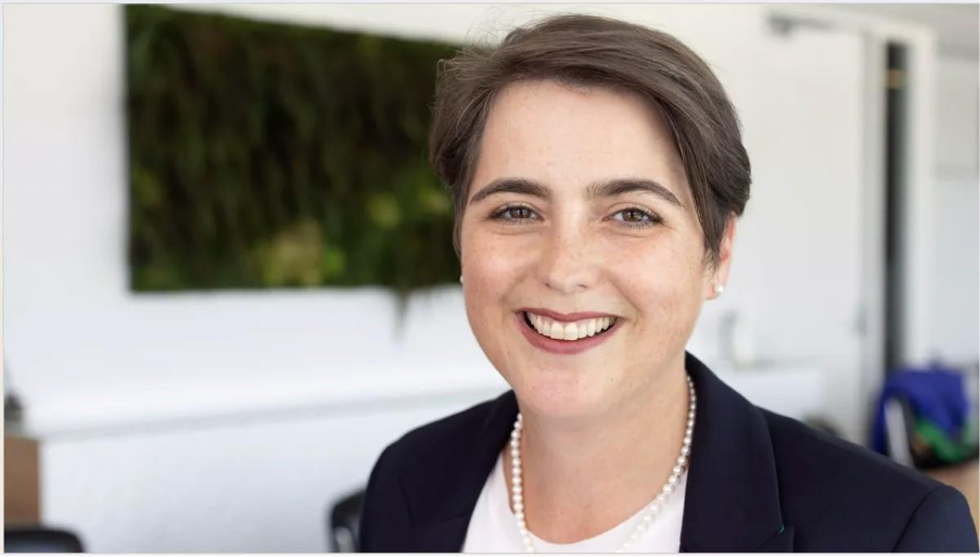 A person smiling at the camera
AI-generated content may be incorrect.