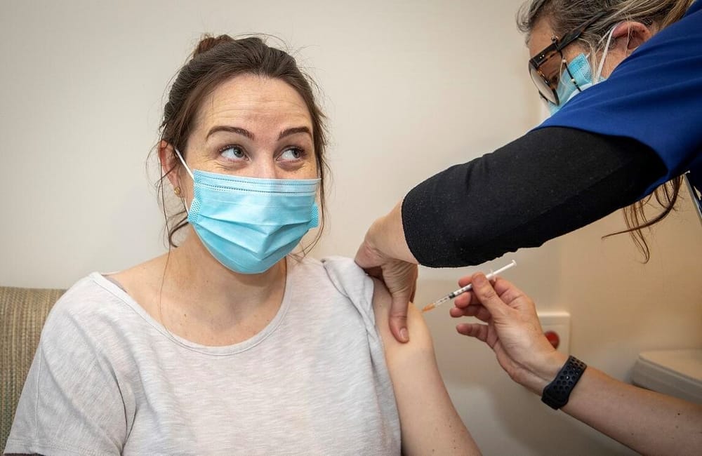 Peak bodies dismayed at Vic Govt’s lack of vaccine mandate for aged care visitors post image