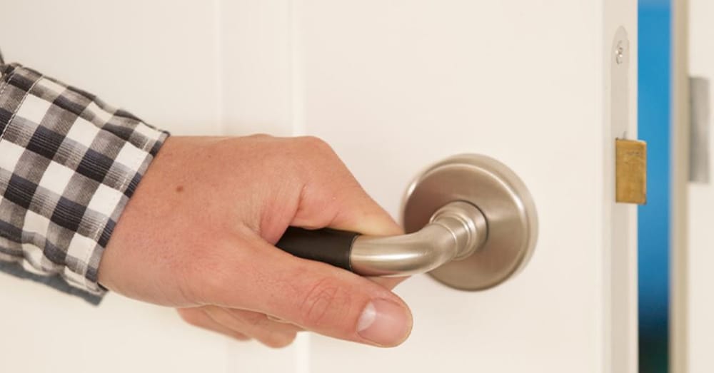 More Melbourne providers put visitor restrictions back in place as coronavirus cases in aged care increase – ACSA says tighter restrictions may be needed post image